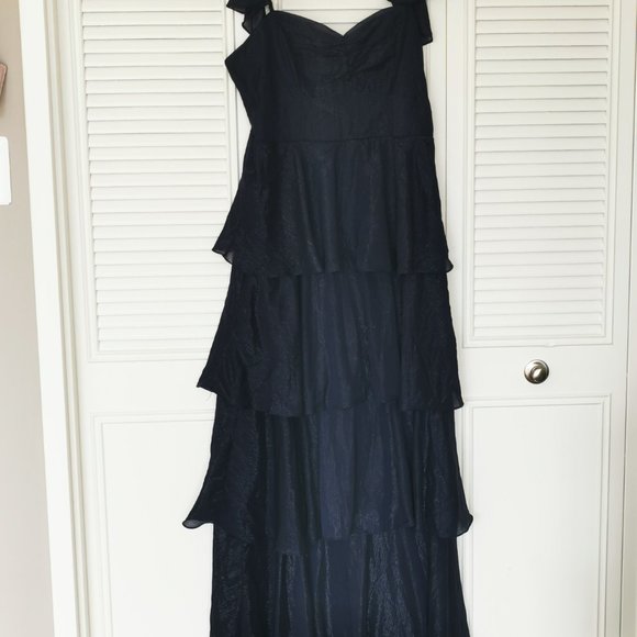 Formal dress - Picture 6 of 6